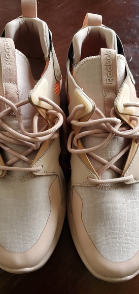 Reebok runners - Picture 2 of 5